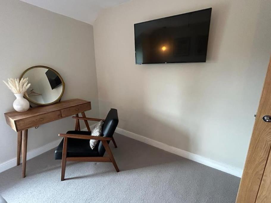 Caernarfon Modern Townhouse Snowdonia Villa Bagian luar foto